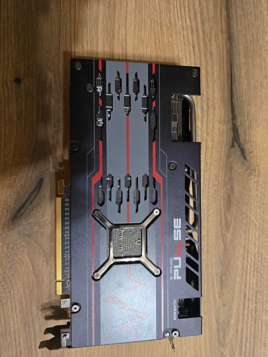 Продавам видеокарта RX 5600 XT