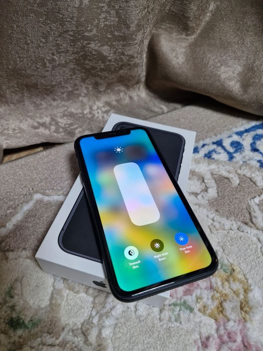 Продам iPhone 11