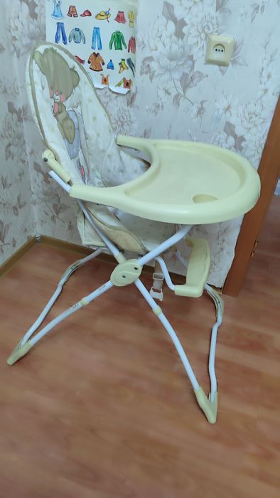 Отдам бесплатно детский стульчик для кормления