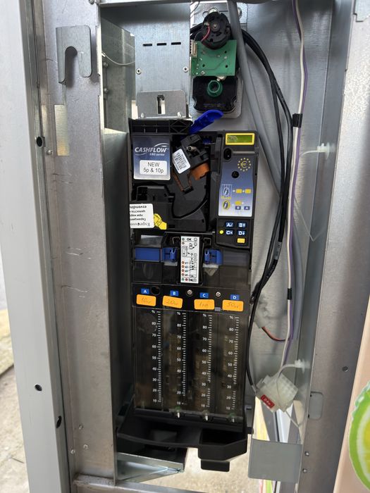 Вендинг автомат Larp Lazer 8M