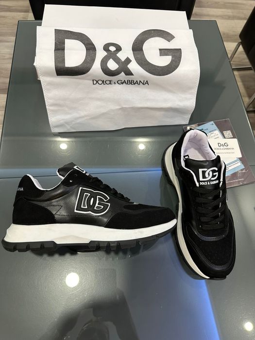 Adidasi Dolce Gabbana noi in cutie