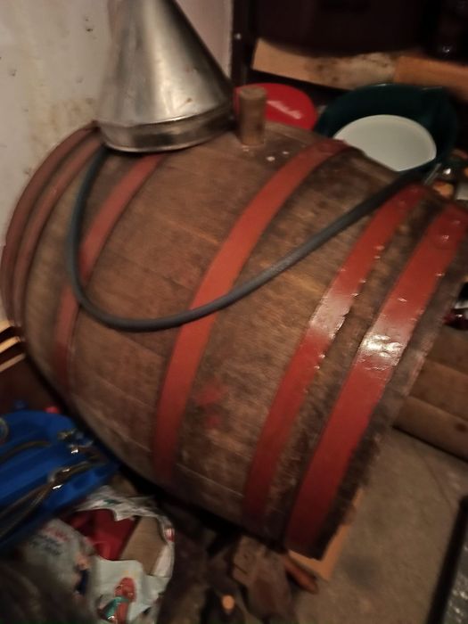 Butoi stejar 160l in stare buna