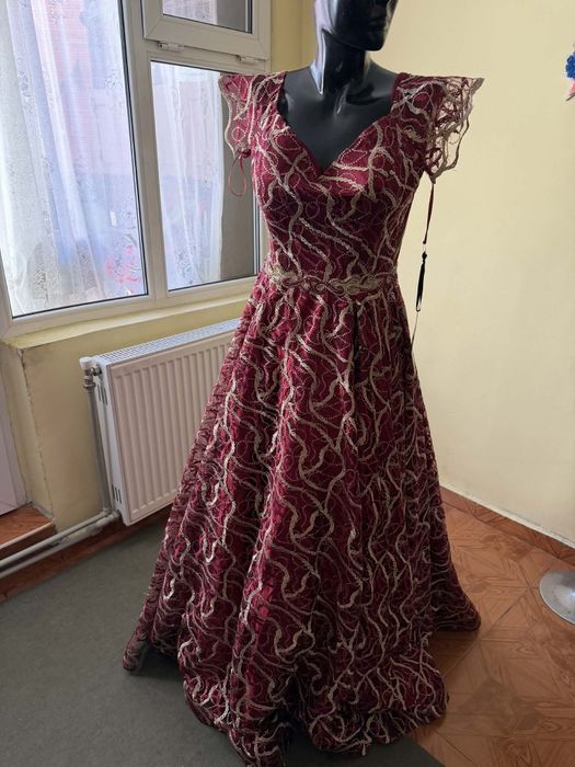 Рокля чисто нова