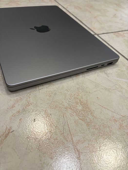 Macbook pro 14 m1pro 16/512