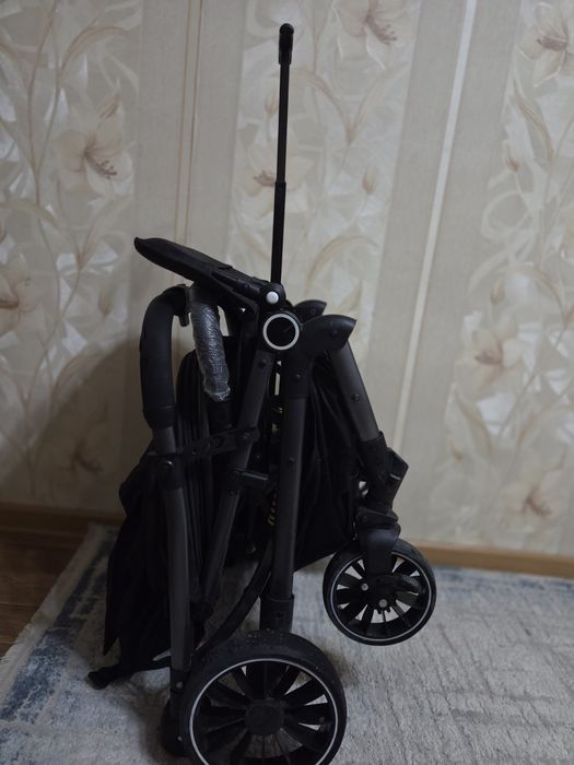 Коляска прогулочная