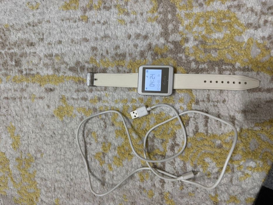 Продам кнопка вызова( часы)