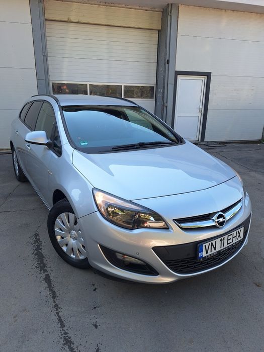 Opel Astra 1.6 cdti EURO 6 volan si scaune incalzite