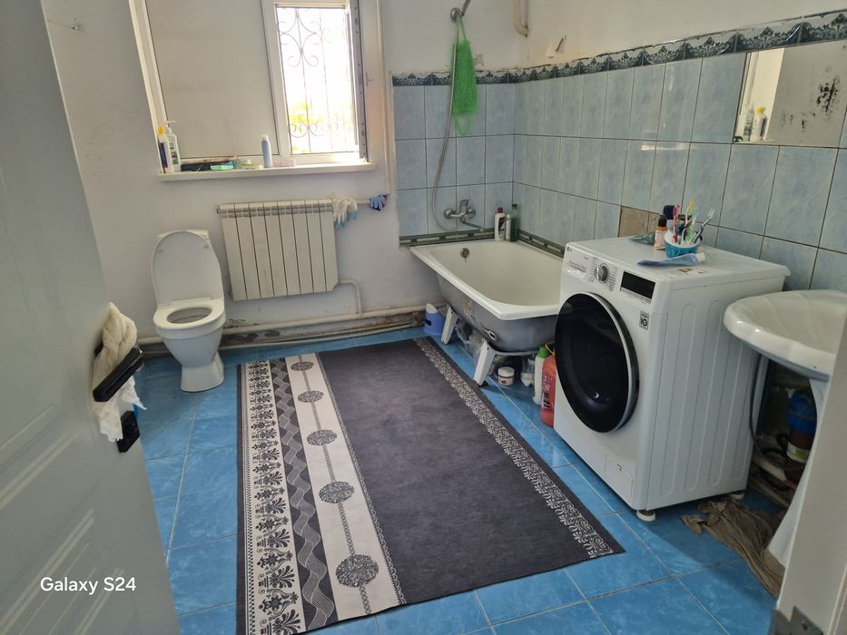 Продаётся коммерциялық помещение +рядом два бокс