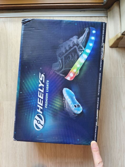 Детски маратонки с колелца Heelys