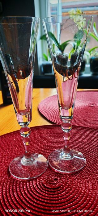 Чаши за шампанско