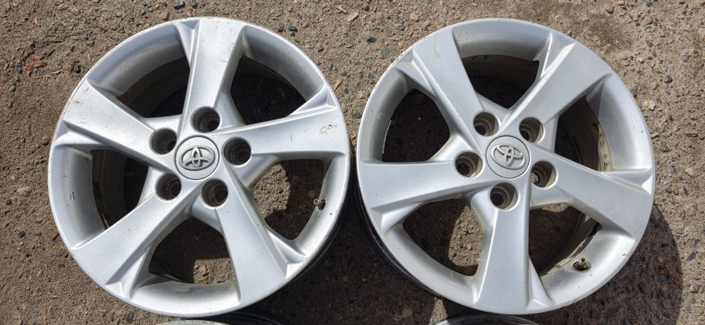 Комплект оригинальных дисков R16. Toyota. Corolla