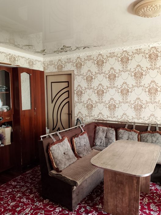 Киргили 1 этаж 2 хона квартира сотилади