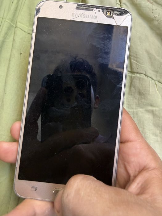Samsung j7 16 gb xotira