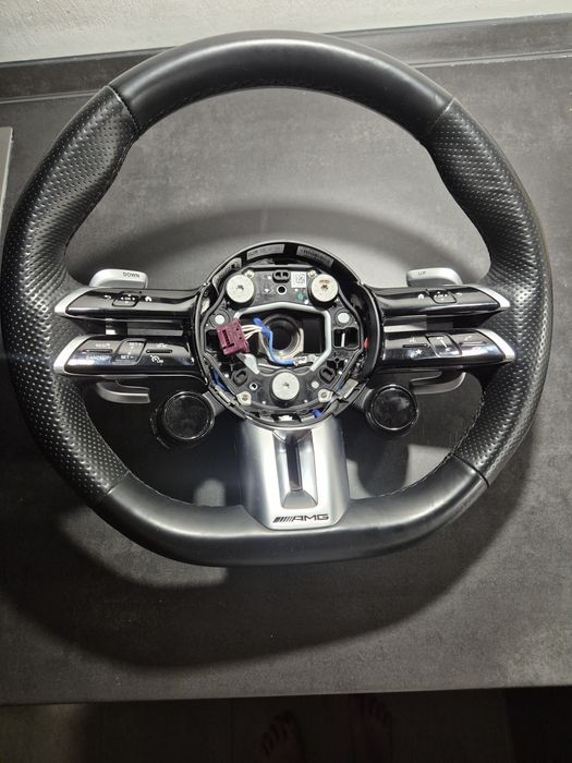 Volan Mercedes Amg ,stare foarte bună