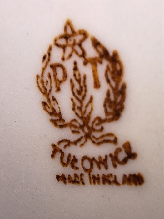 Стара порцеланова фигура папагал