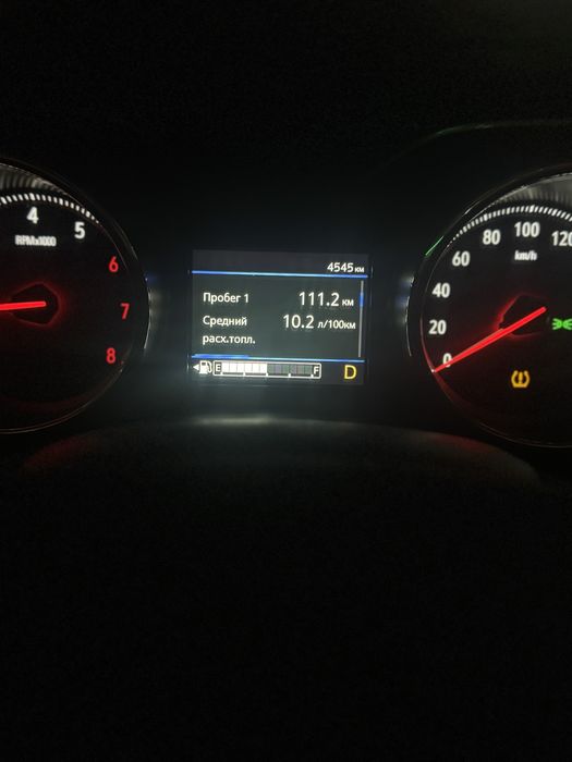 Tracer balon sotiladi Good year 215/55/17