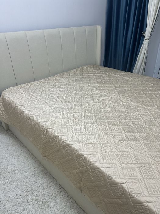 Кровать для спальни