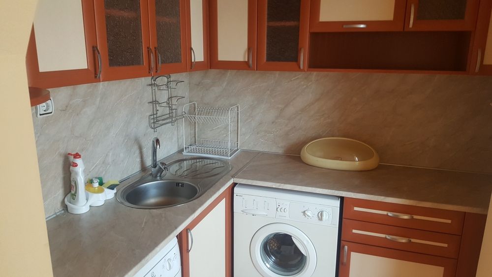 Дава под наем 4-стаен апартамент