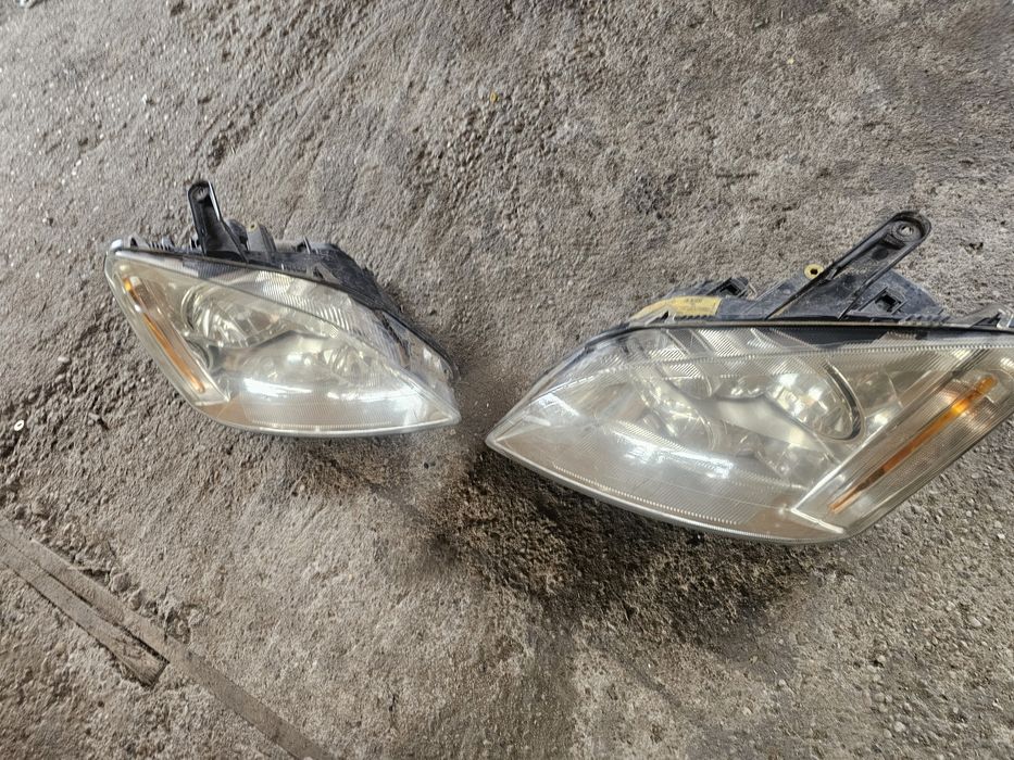 Far stânga dreapta  Ford C-Max [2003 - 2007]