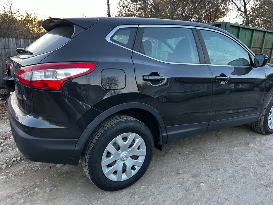 Aripă stânga față Nissan Qashqai J11 2015