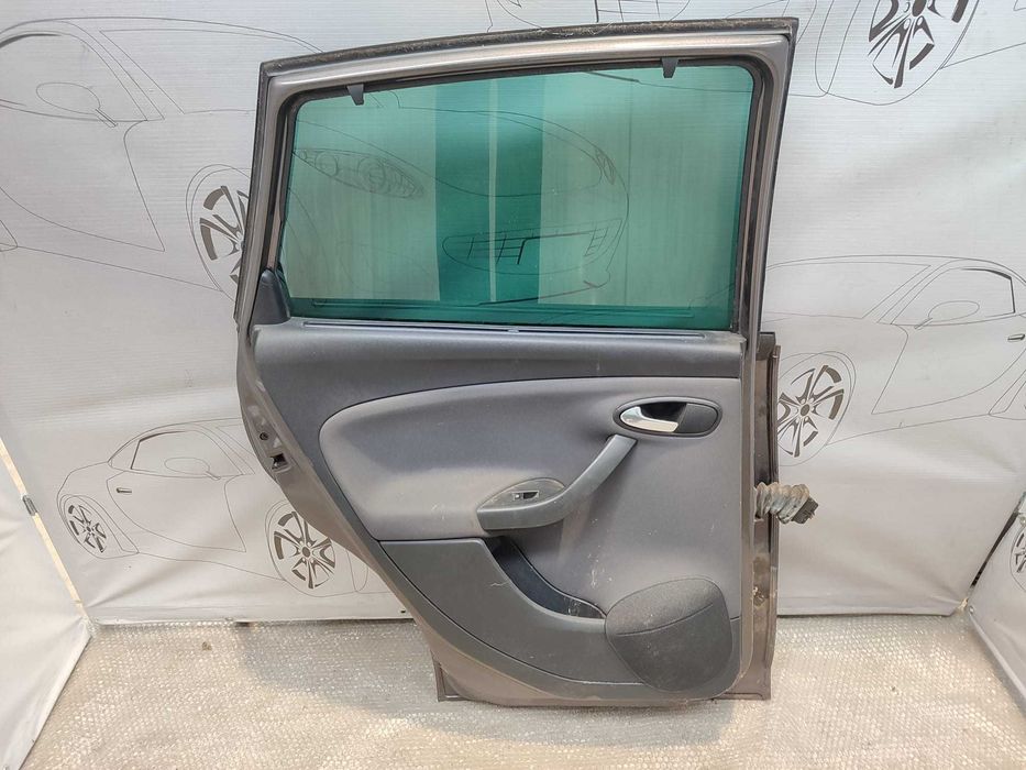 Ușă Spate Stânga Seat Altea Minivan Gri Cod Culoare T4 / S7K 2014 / [2004-2015] / 5P8833055 (2E)