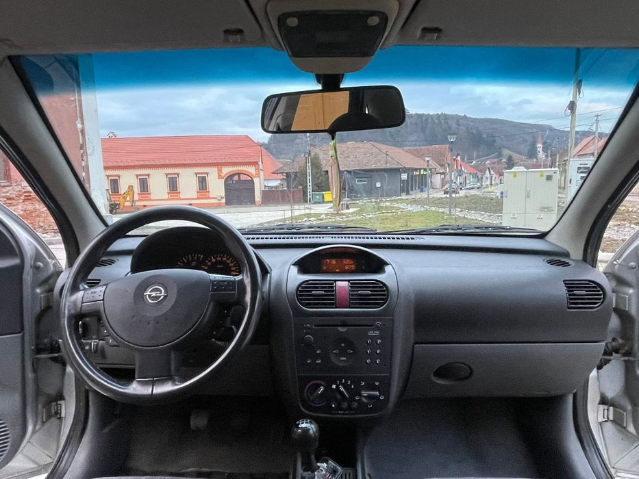Opel corsa C ireproșabil mașină pentru pretențioși impecabil  înmatric