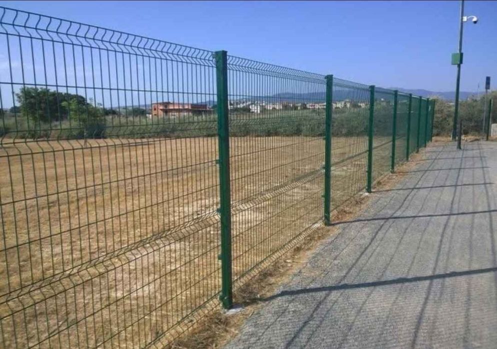 Garduri si porti stil jaluzea plasa bordurata sipca metalica fier forjat tabla cutata si alte modele.