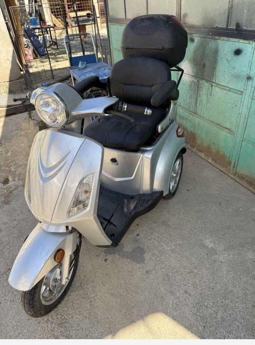 Triciclu electric fara permis de conducere
