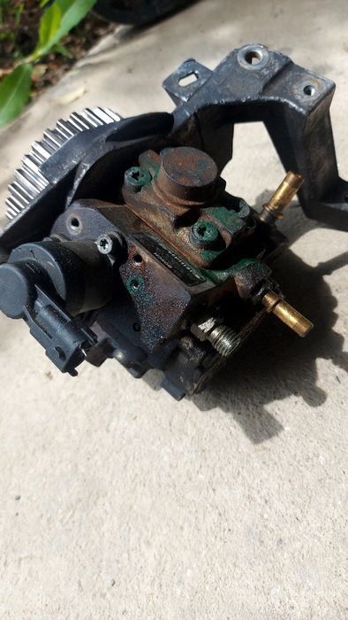 Pompa de inalta presiune volvo v50 c30 s40 ford focus peugeot
