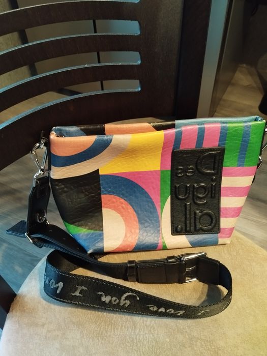 Desigual чанти,нова