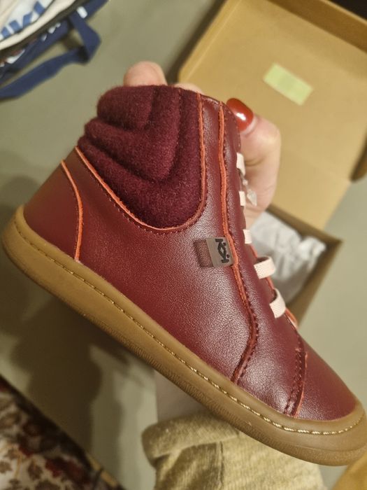 Чисто нови боси обувки нр 25