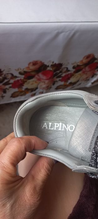 Кроссовки женские,бу,37р