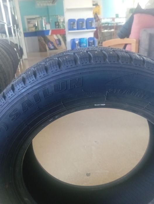 Продам б/у шины в хорошем состоянии.