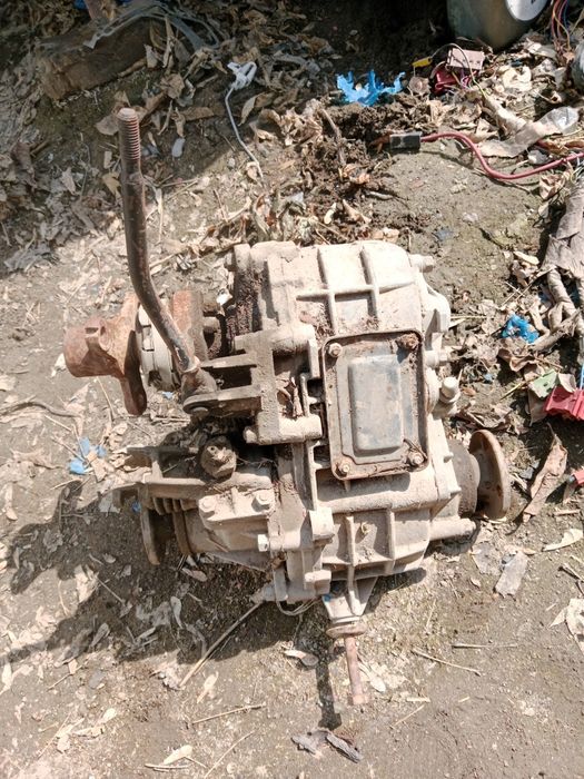 Продам раздатку и передний мост для нивы