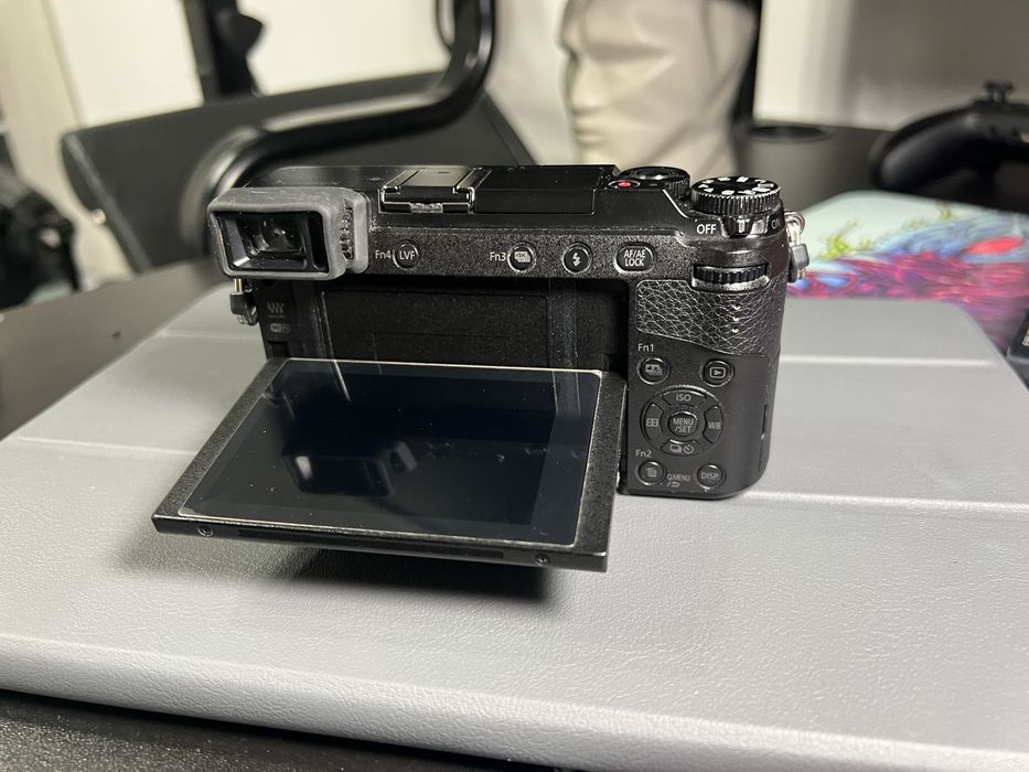 Panasonic GX80 cu obiectiv 20mm 1.7 autofocus