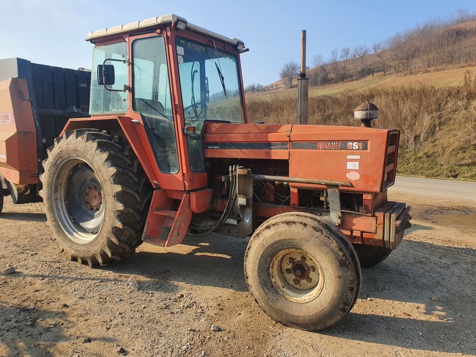 Dezmembram tractor Renault 891