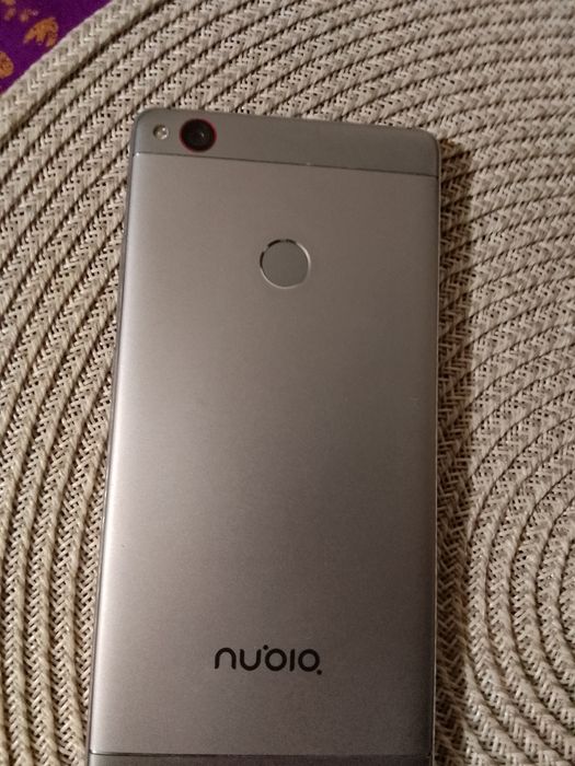 Продам телефон..