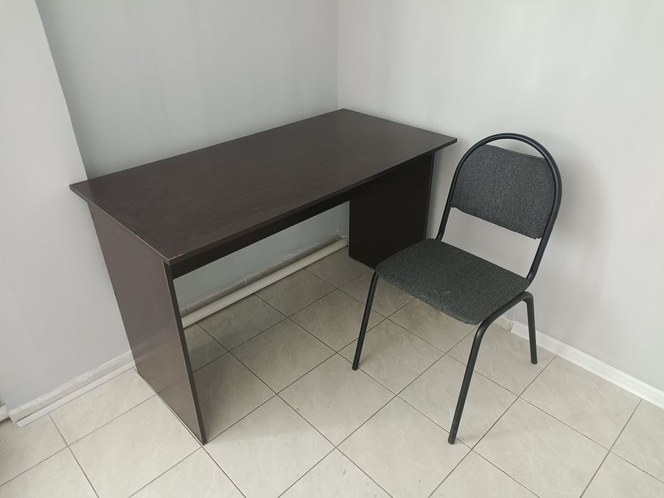 Продам столы и стулья офисные