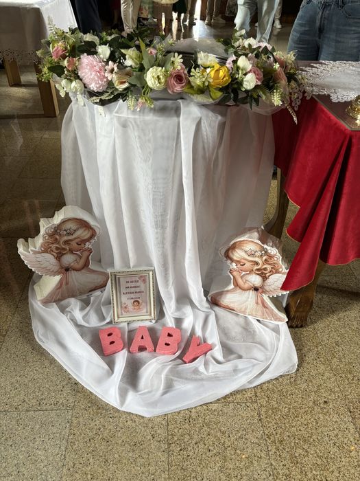 Arcada de baloane - 250 lei, aranjament cristelnita - 150 lei