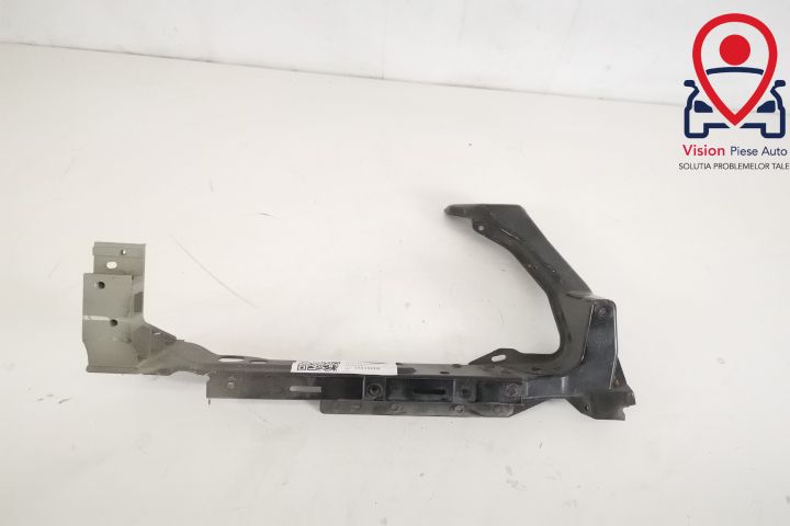 Ягуар Х760 / Jaguar XE X760 Оригинален ляв фар в добро състояние за Яг