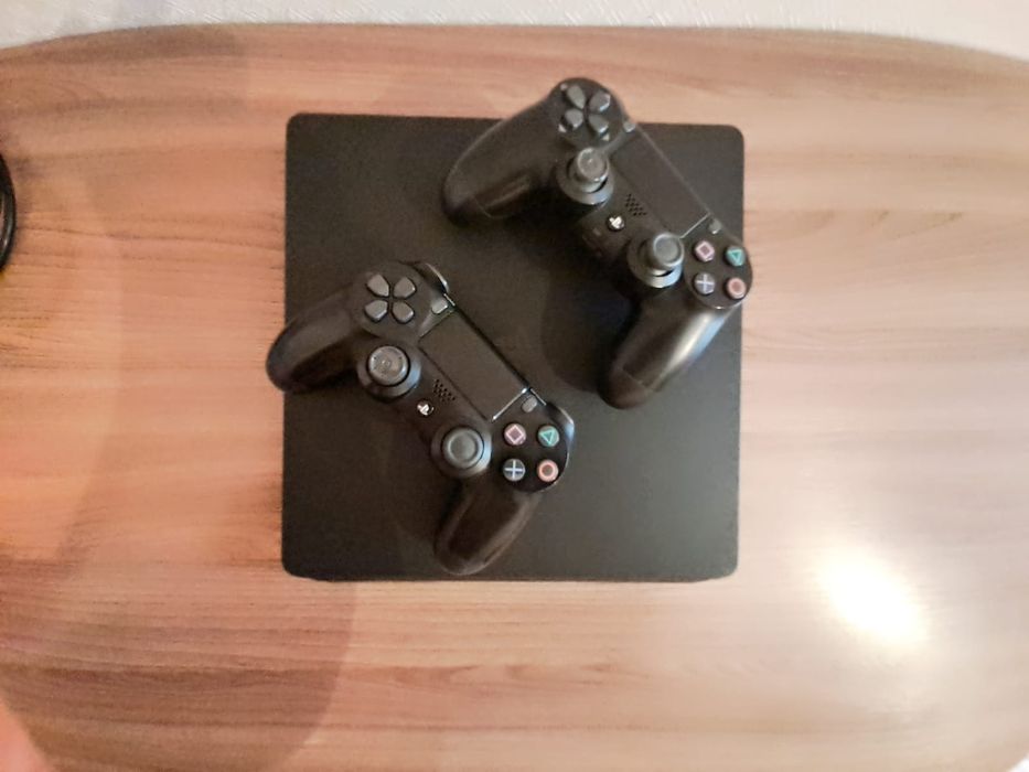 Плейстейшн PLS 4 Слим