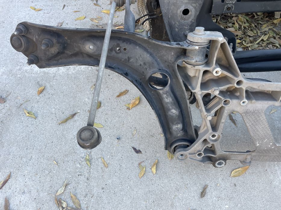 Cadru motor Volkswagen passat b8 / brat stanga dreapta superb