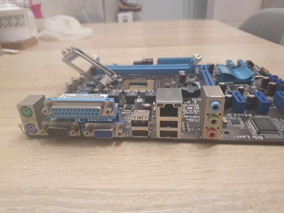 Placa de baza Asus  socket 1155 intel