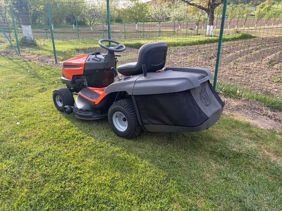 Tractoras Tuns Iarba/Gazon*Husqvarna*An 2022*