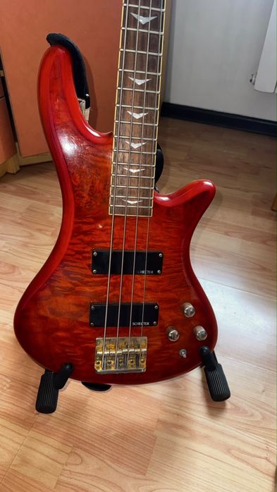 Бас гитара Schecter