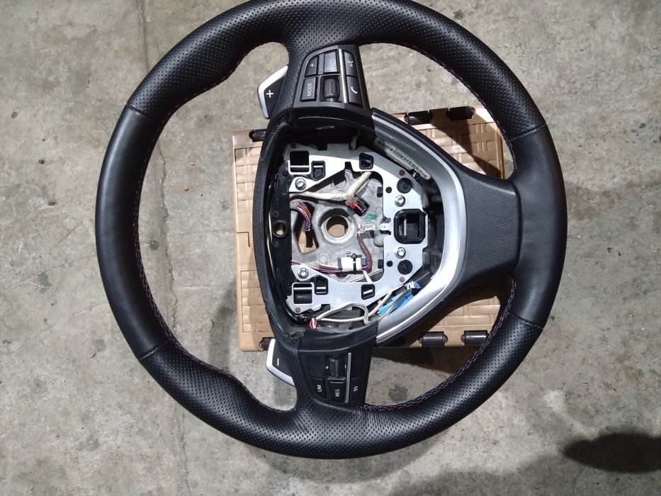 Vând volan cu padele  BMW F10, F01