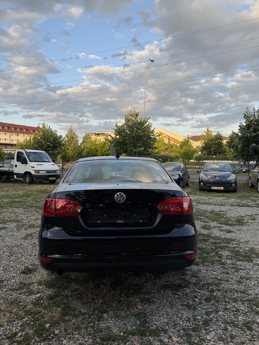VOLKSWAGEN Jetta 2013 — imagine 5