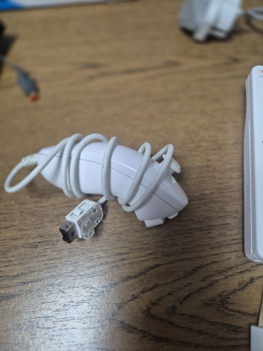 Nintendo Wii Modat, 350 jocuri, 2 Manete, 1 Nunchuck, HDMI si Accesorii, Pachet complet