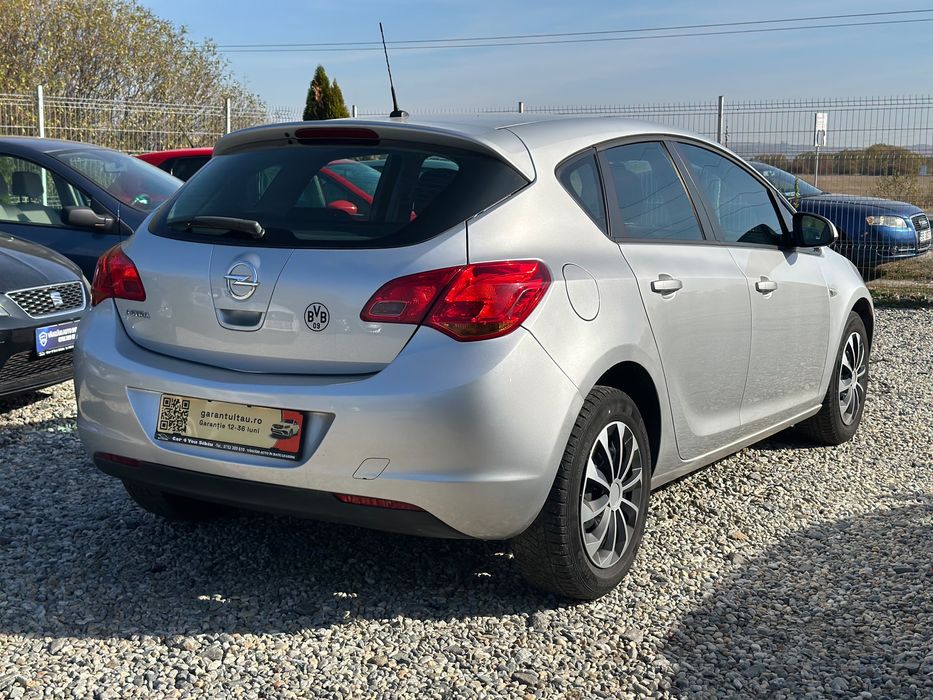 Opel astra J 1.6i Garantie Rate