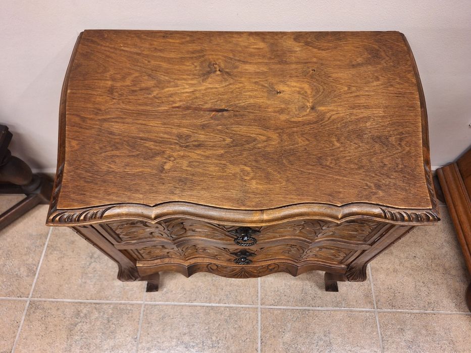 Скрин дъб с богата дърворезба